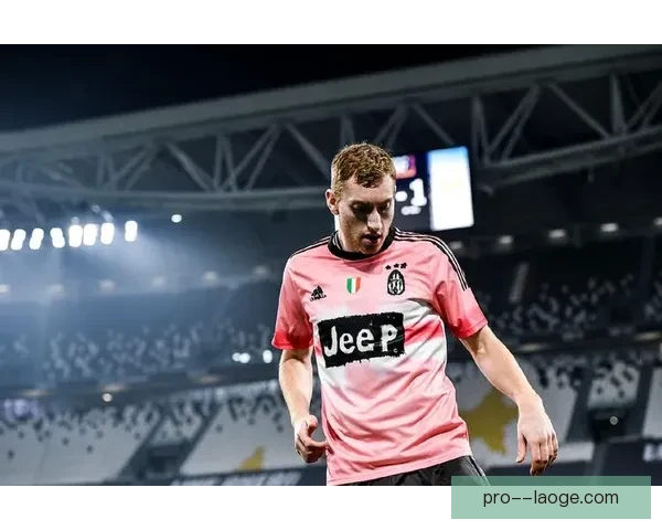 库卢塞夫斯基对阵日本世预赛表现稳定性变化的战术观察趋势分析 库卢塞夫斯基对阵日本世预赛表现稳定性变化的战术观察趋势分析